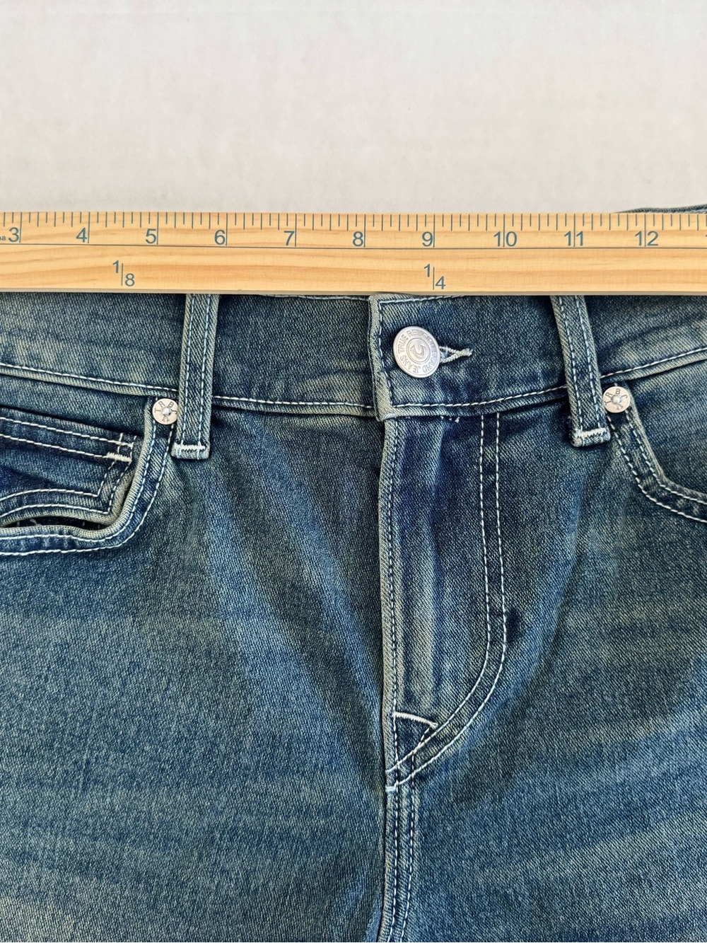 True Religion Ricky Relaxed Straight Denim Shorts 30 Medium Wash Y2K Grunge - Picture 5 of 11